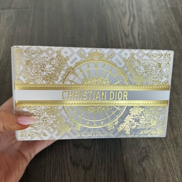 Dior Volume and Glow Ritual Set - Picture 3 of 7